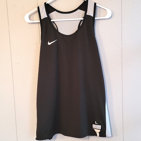 Nike Tops - 🌴 Nike Women's Black & Snake Print Workout Top 🖤